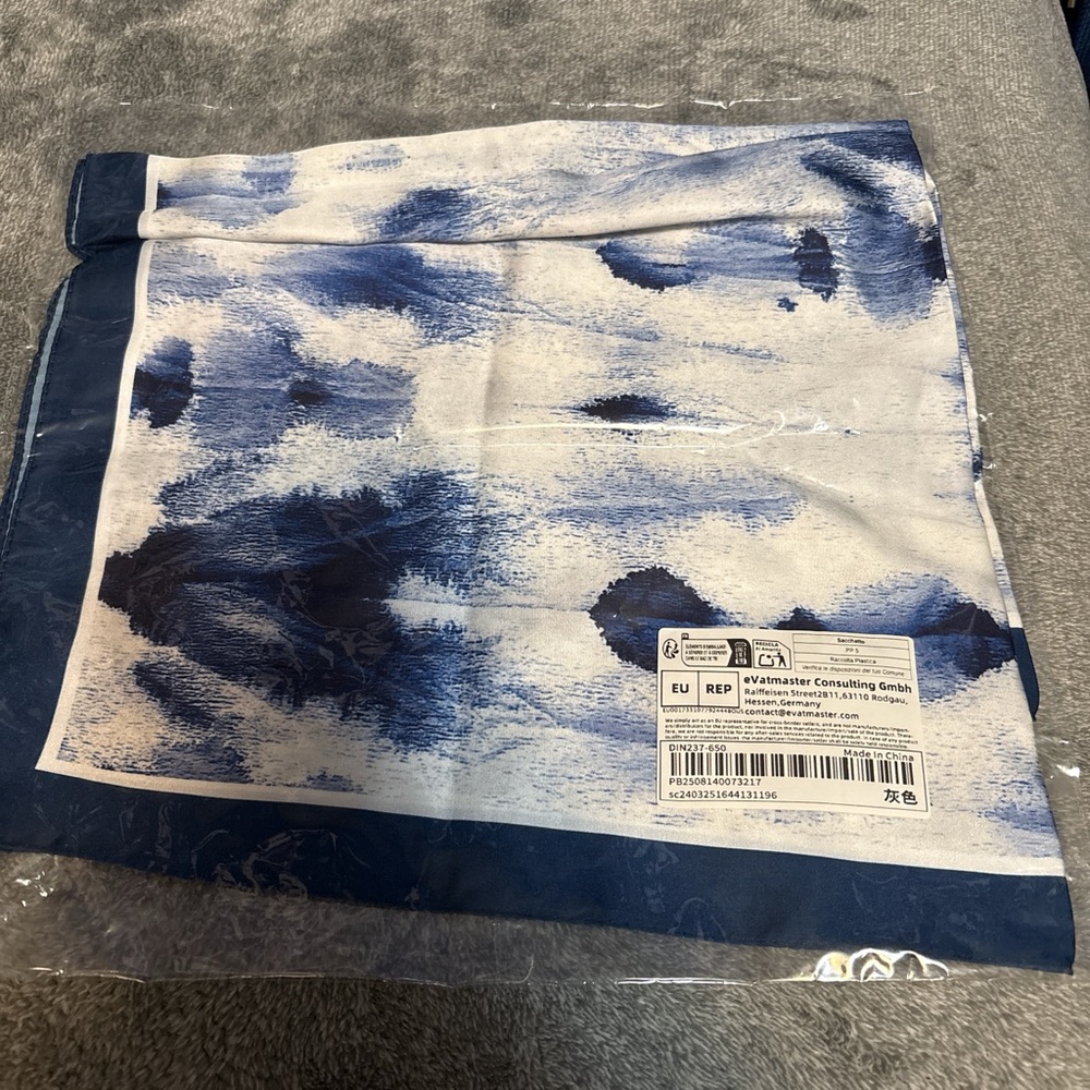 SHEIN Blue and White Hair Scarf